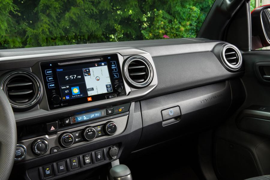 Торпедо Toyota Tacoma TRD Sport Access Cab 2015 года  (NA) (фото 6 из 14)